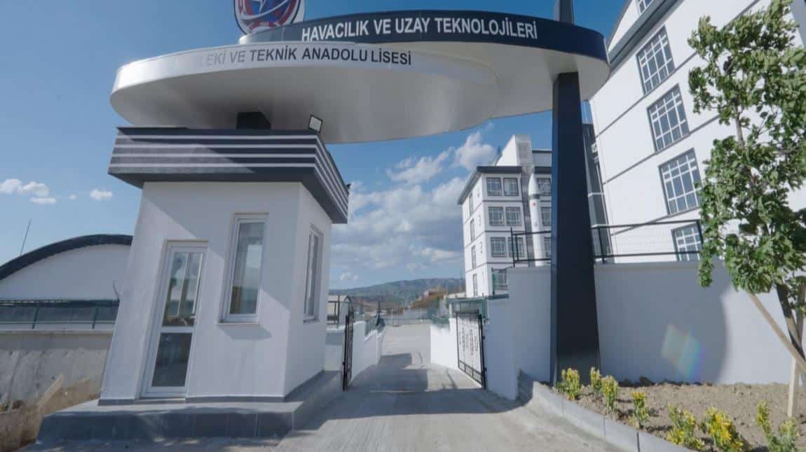 Türkiye'nin Uzay ve Havacılık Teknolojisi Alanında İlk Meslek Lisesi Açıldı